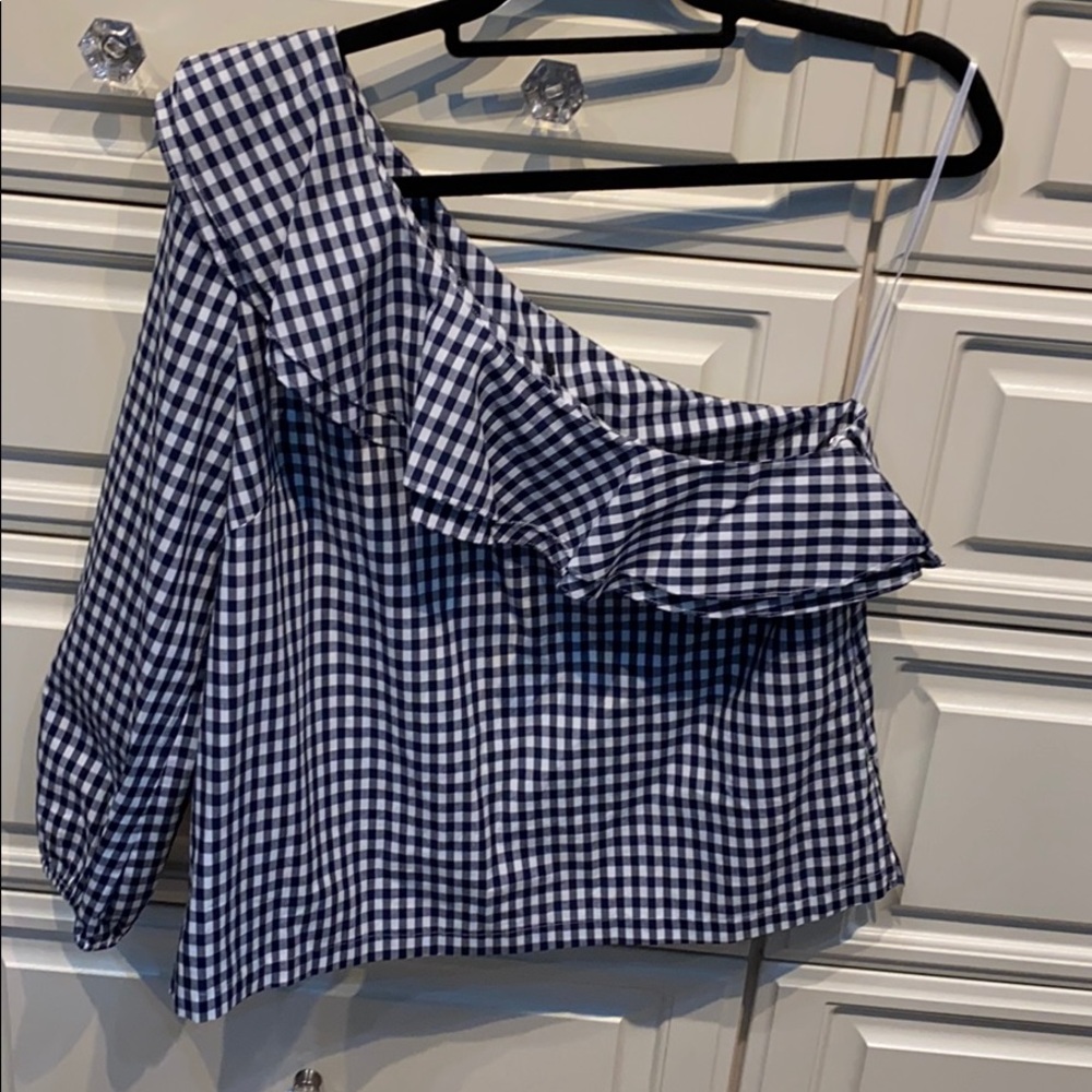 Plaid one sleeved blouse
